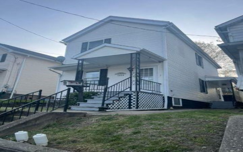 1004 Wallace STREET, Vandergrift, 15690, 2 Bedrooms Bedrooms, 5 Rooms Rooms,1.1 BathroomsBathrooms,Residential,For Sale,Wallace,1762991