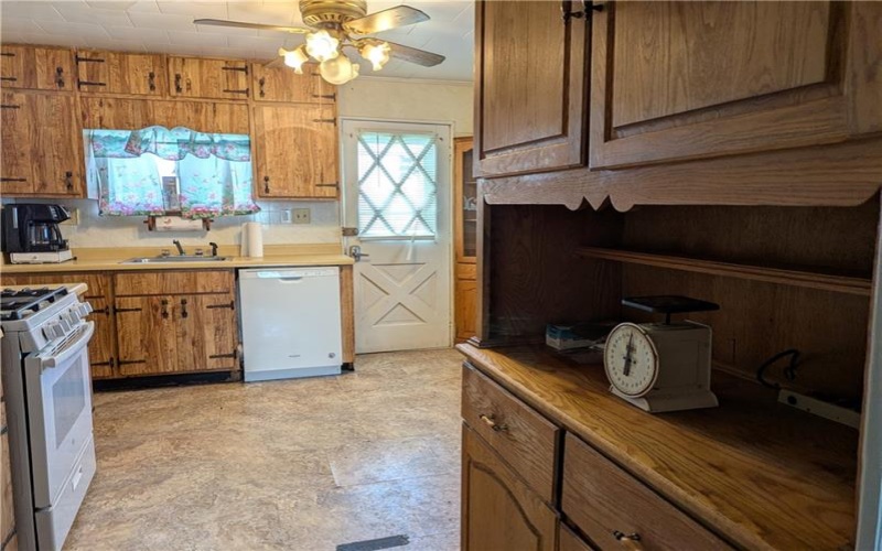 214 Jennings Ave, Scottdale, 15683, 4 Bedrooms Bedrooms, 8 Rooms Rooms,2 BathroomsBathrooms,Residential,For Sale,Jennings Ave,1763037