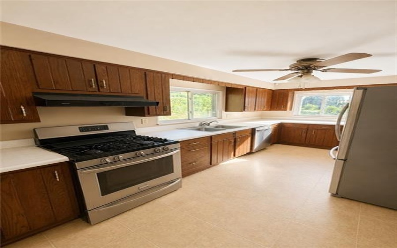 2133 Lower Terrace Rd, New Kensington, 15068, 3 Bedrooms Bedrooms, ,2.1 BathroomsBathrooms,Residential,For Sale,Lower Terrace Rd,1763052