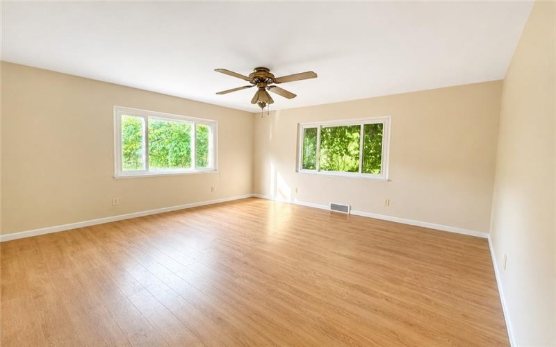 2133 Lower Terrace Rd, New Kensington, 15068, 3 Bedrooms Bedrooms, ,2.1 BathroomsBathrooms,Residential,For Sale,Lower Terrace Rd,1763052