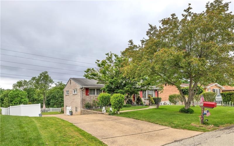 1998 Bernice Dr, irwin, 15642, 3 Bedrooms Bedrooms, 7 Rooms Rooms,2 BathroomsBathrooms,Residential,For Sale,Bernice Dr,1763119
