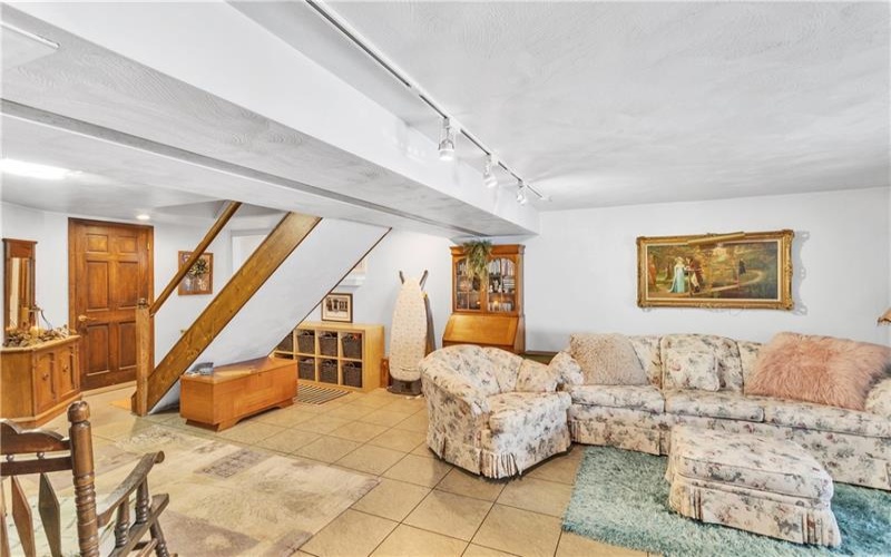 1998 Bernice Dr, irwin, 15642, 3 Bedrooms Bedrooms, 7 Rooms Rooms,2 BathroomsBathrooms,Residential,For Sale,Bernice Dr,1763119