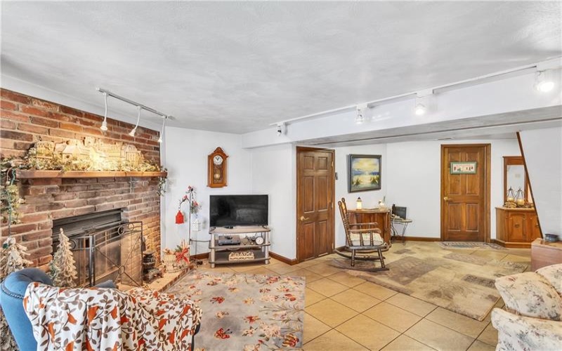 1998 Bernice Dr, irwin, 15642, 3 Bedrooms Bedrooms, 7 Rooms Rooms,2 BathroomsBathrooms,Residential,For Sale,Bernice Dr,1763119