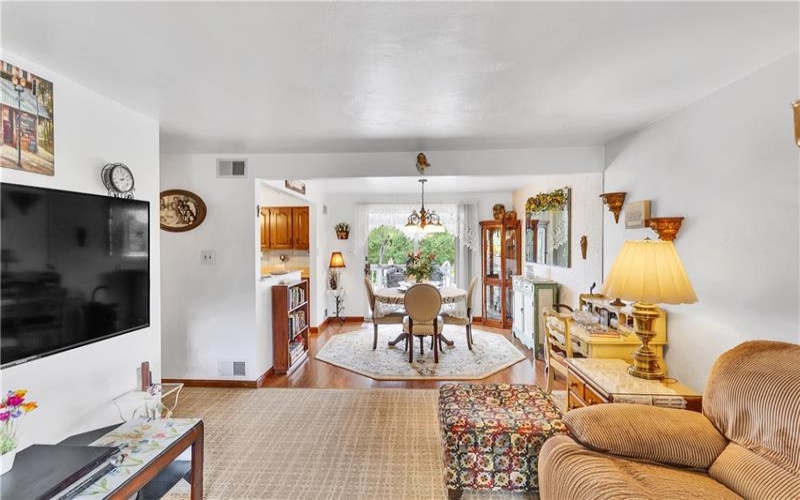 1998 Bernice Dr, irwin, 15642, 3 Bedrooms Bedrooms, 7 Rooms Rooms,2 BathroomsBathrooms,Residential,For Sale,Bernice Dr,1763119