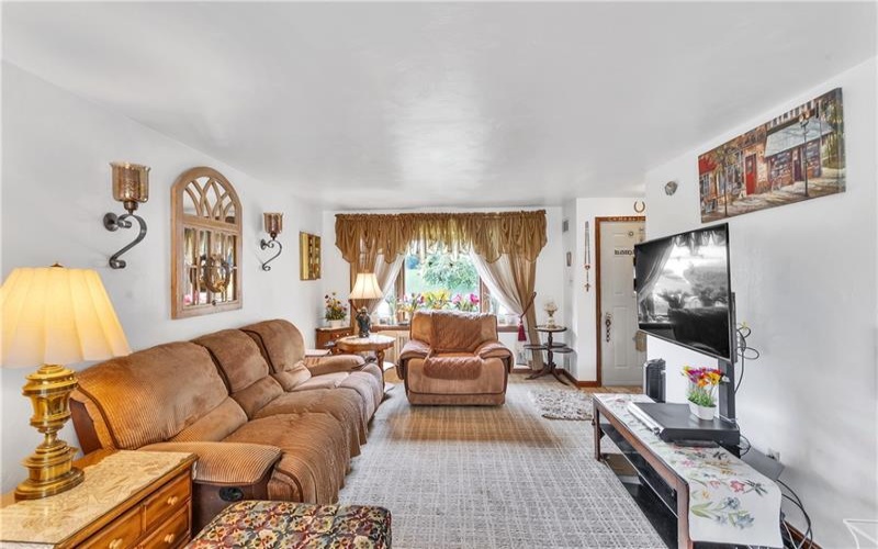 1998 Bernice Dr, irwin, 15642, 3 Bedrooms Bedrooms, 7 Rooms Rooms,2 BathroomsBathrooms,Residential,For Sale,Bernice Dr,1763119