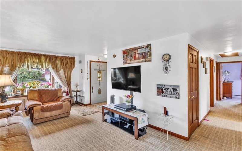 1998 Bernice Dr, irwin, 15642, 3 Bedrooms Bedrooms, 7 Rooms Rooms,2 BathroomsBathrooms,Residential,For Sale,Bernice Dr,1763119