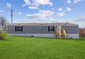125 Laurel View Dr, Mount Pleasant, 15666, 2 Bedrooms Bedrooms, ,2 BathroomsBathrooms,Residential,For Sale,Laurel View Dr,1763131