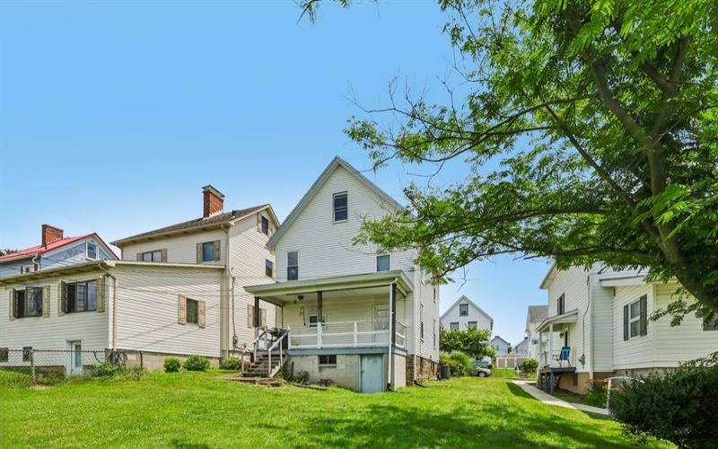 1214 Poplar STREET, Greensburg, 15601, 3 Bedrooms Bedrooms, ,1 BathroomBathrooms,Residential,For Sale,Poplar,1763145
