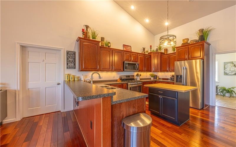 100 Clover Ln, Uniontown, 15401, 4 Bedrooms Bedrooms, ,3.1 BathroomsBathrooms,Residential,For Sale,Clover Ln,1763188