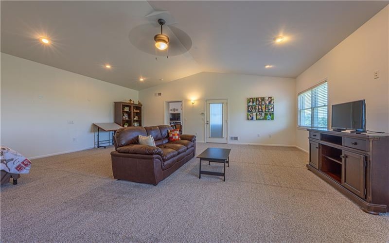 100 Clover Ln, Uniontown, 15401, 4 Bedrooms Bedrooms, ,3.1 BathroomsBathrooms,Residential,For Sale,Clover Ln,1763188