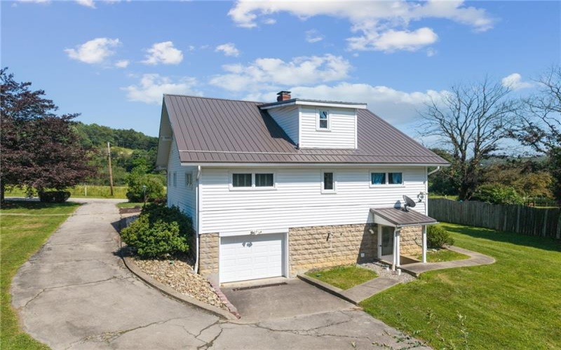 645 Old State Route 66, Greensburg, 15601, 4 Bedrooms Bedrooms, 9 Rooms Rooms,1.1 BathroomsBathrooms,Residential,For Sale,Old State Route 66,1763276