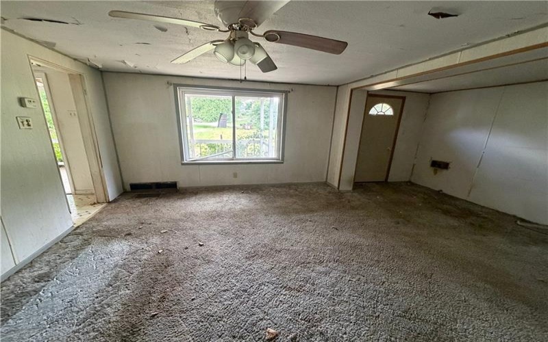 1054 Marelda Ave, Donora, 15033, 2 Bedrooms Bedrooms, 5 Rooms Rooms,1 BathroomBathrooms,Residential,For Sale,Marelda Ave,1763290
