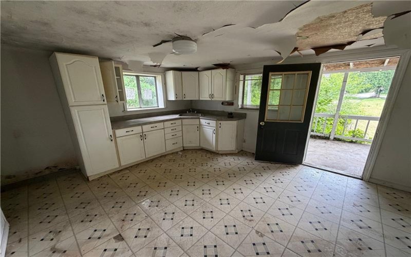 1054 Marelda Ave, Donora, 15033, 2 Bedrooms Bedrooms, 5 Rooms Rooms,1 BathroomBathrooms,Residential,For Sale,Marelda Ave,1763290