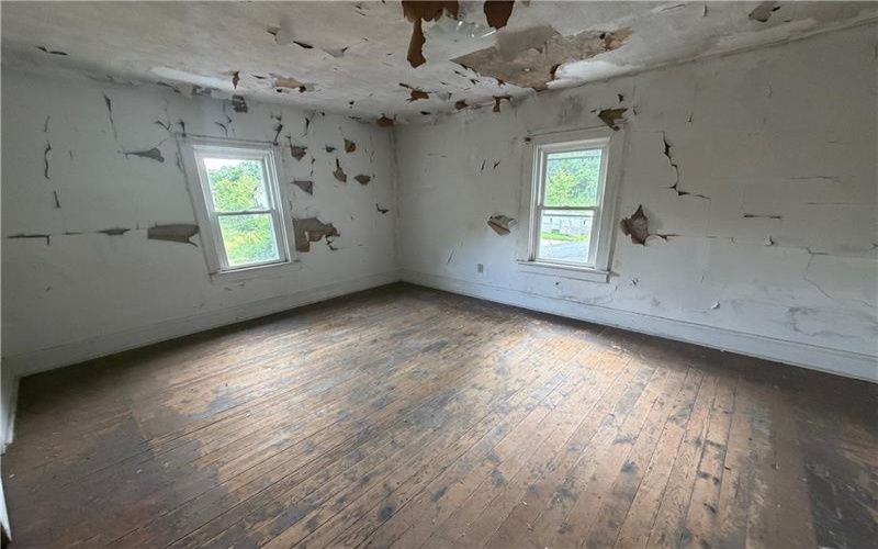 1054 Marelda Ave, Donora, 15033, 2 Bedrooms Bedrooms, 5 Rooms Rooms,1 BathroomBathrooms,Residential,For Sale,Marelda Ave,1763290