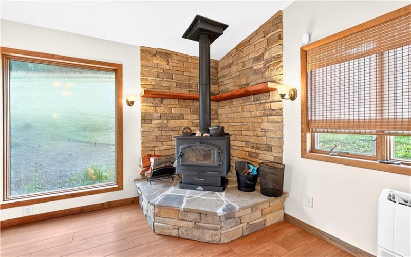 218 Blosser Hill Rd, Lake Lynn, 15451, 3 Bedrooms Bedrooms, ,2 BathroomsBathrooms,Farm-acreage-lot,For Sale,House & Barn,Blosser Hill Rd,1763344
