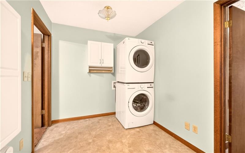 218 Blosser Hill Rd, Lake Lynn, 15451, 3 Bedrooms Bedrooms, ,2 BathroomsBathrooms,Farm-acreage-lot,For Sale,House & Barn,Blosser Hill Rd,1763344
