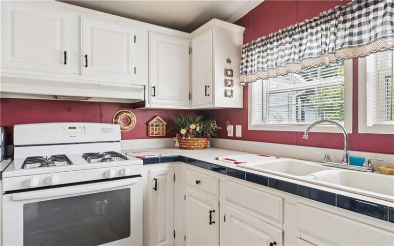 524 5th St, Youngwood, 15697, 2 Bedrooms Bedrooms, 6 Rooms Rooms,2 BathroomsBathrooms,Residential,For Sale,5th St,1763346