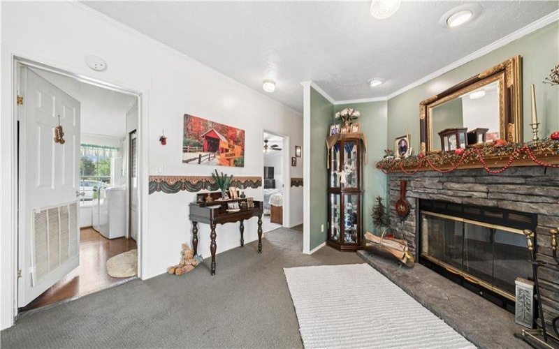 524 5th St, Youngwood, 15697, 2 Bedrooms Bedrooms, 6 Rooms Rooms,2 BathroomsBathrooms,Residential,For Sale,5th St,1763346