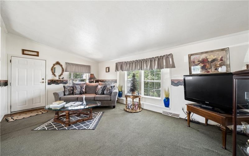 524 5th St, Youngwood, 15697, 2 Bedrooms Bedrooms, 6 Rooms Rooms,2 BathroomsBathrooms,Residential,For Sale,5th St,1763346