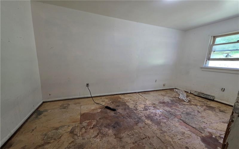 15 Coal St, Dunlevy, 15432, 3 Bedrooms Bedrooms, ,1 BathroomBathrooms,Residential,For Sale,Coal St,1763365