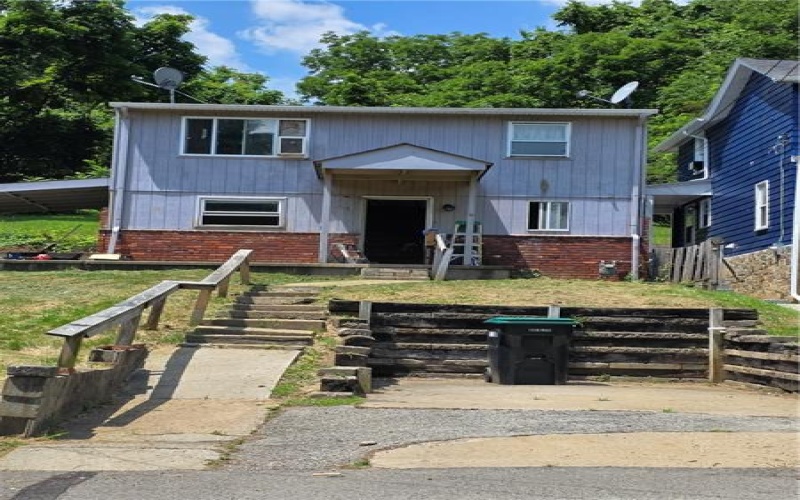 15 Coal St, Dunlevy, 15432, 3 Bedrooms Bedrooms, ,1 BathroomBathrooms,Residential,For Sale,Coal St,1763365