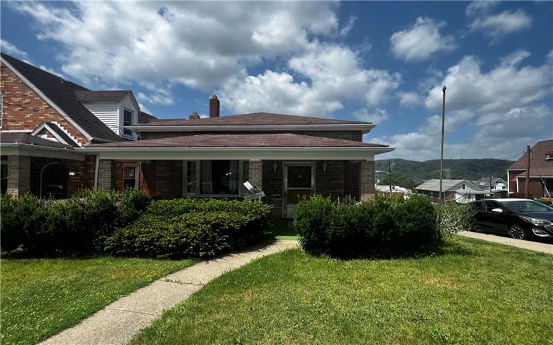 2031 Victoria Ave, New Kensington, 15068, 2 Bedrooms Bedrooms, ,2 BathroomsBathrooms,Residential,For Sale,Victoria Ave,1763392