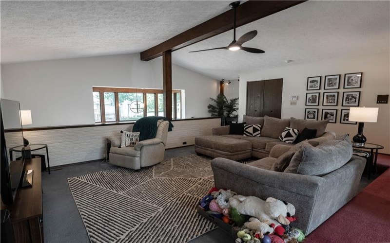 101 Regency Circle, Lower Burrell, 15068, 3 Bedrooms Bedrooms, 10 Rooms Rooms,3 BathroomsBathrooms,Residential,For Sale,Regency Circle,1763416