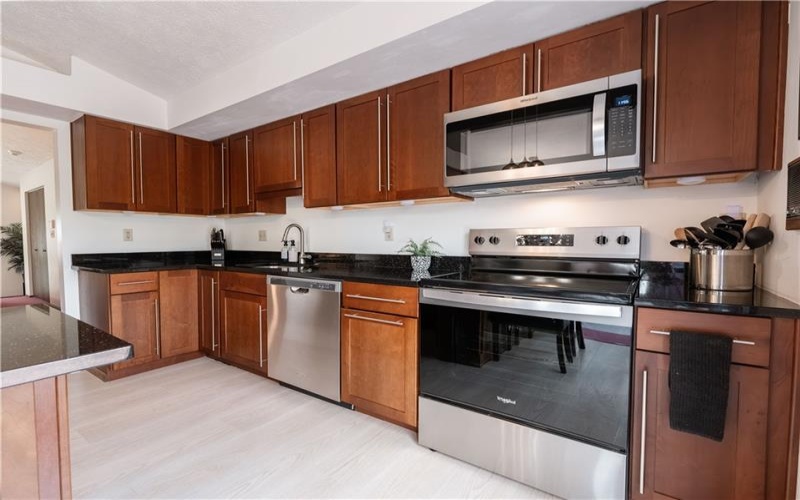101 Regency Circle, Lower Burrell, 15068, 3 Bedrooms Bedrooms, 10 Rooms Rooms,3 BathroomsBathrooms,Residential,For Sale,Regency Circle,1763416
