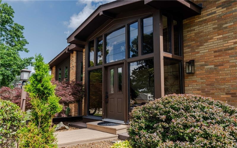 101 Regency Circle, Lower Burrell, 15068, 3 Bedrooms Bedrooms, 10 Rooms Rooms,3 BathroomsBathrooms,Residential,For Sale,Regency Circle,1763416