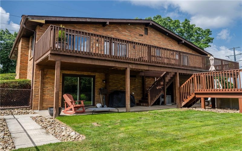 101 Regency Circle, Lower Burrell, 15068, 3 Bedrooms Bedrooms, 10 Rooms Rooms,3 BathroomsBathrooms,Residential,For Sale,Regency Circle,1763416