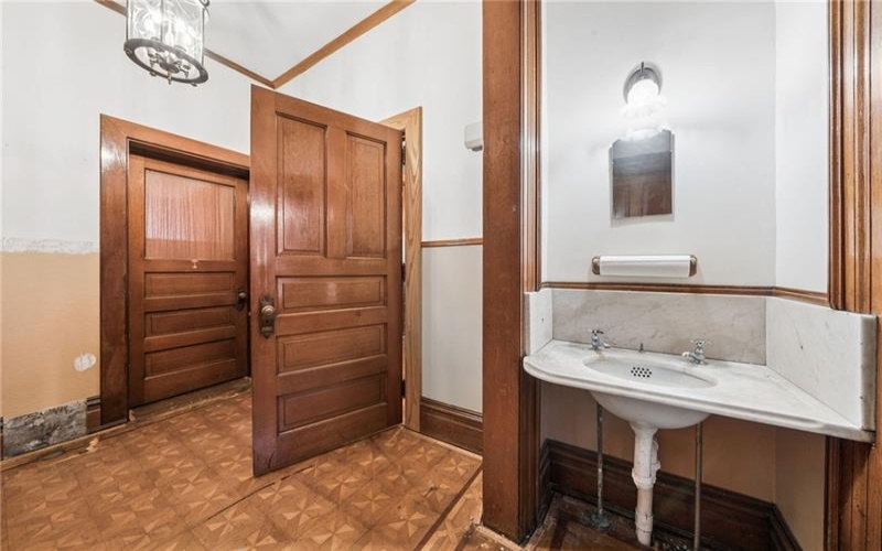 112 Alexander Avenue, Greensburg, 15601, ,Multi-unit,For Sale,Alexander Avenue,1763498