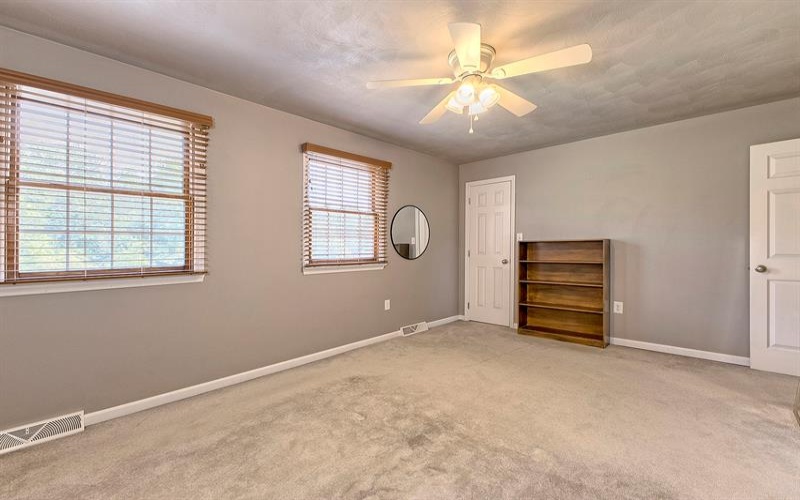 1128 Cranston Drive, Greensburg, 15601, 2 Bedrooms Bedrooms, 6 Rooms Rooms,1.1 BathroomsBathrooms,Residential,For Sale,Cranston Drive,1763512