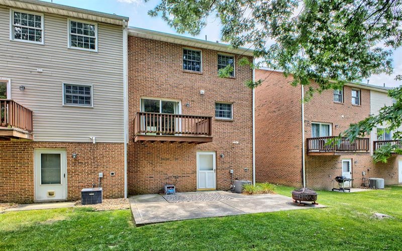 1128 Cranston Drive, Greensburg, 15601, 2 Bedrooms Bedrooms, 6 Rooms Rooms,1.1 BathroomsBathrooms,Residential,For Sale,Cranston Drive,1763512