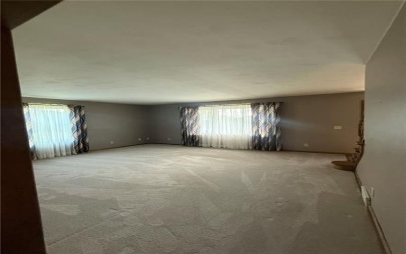 256 Finnin Rd, New Kensington, 15068, 4 Bedrooms Bedrooms, 11 Rooms Rooms,2.1 BathroomsBathrooms,Residential,For Sale,Finnin Rd,1763526
