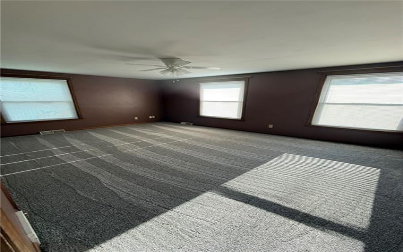 256 Finnin Rd, New Kensington, 15068, 4 Bedrooms Bedrooms, 11 Rooms Rooms,2.1 BathroomsBathrooms,Residential,For Sale,Finnin Rd,1763526