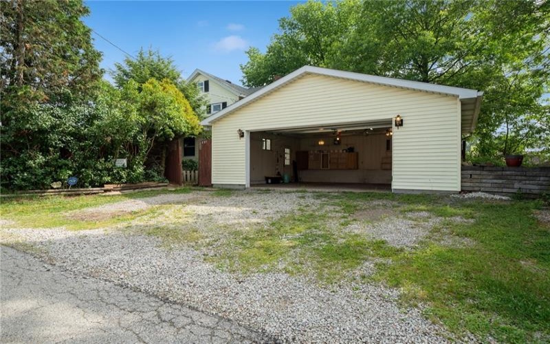 2007 Western, Greensburg, 15601, 3 Bedrooms Bedrooms, 8 Rooms Rooms,2.1 BathroomsBathrooms,Residential,For Sale,Western,1763608