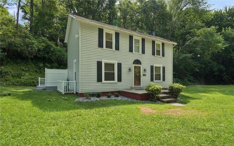 1071 Paintertown Rd, Irwin, 15642, 2 Bedrooms Bedrooms, 5 Rooms Rooms,1 BathroomBathrooms,Residential,For Sale,Paintertown Rd,1763637