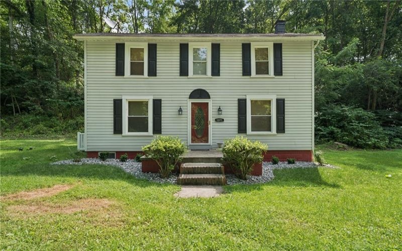 1071 Paintertown Rd, Irwin, 15642, 2 Bedrooms Bedrooms, 5 Rooms Rooms,1 BathroomBathrooms,Residential,For Sale,Paintertown Rd,1763637