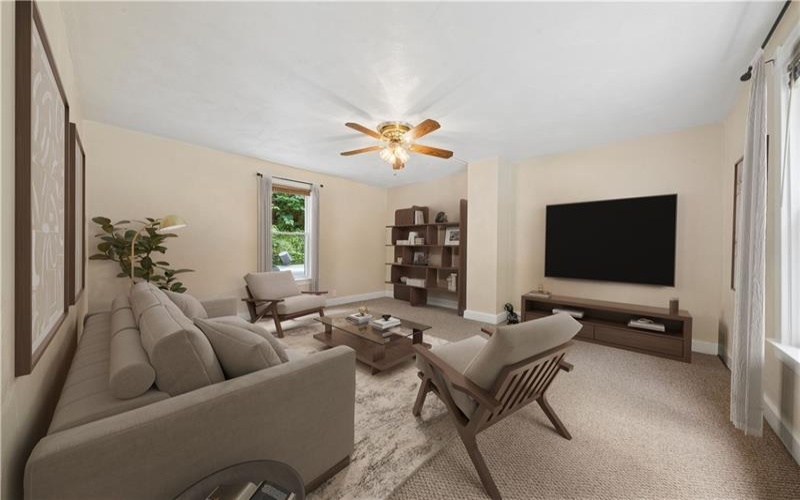 1071 Paintertown Rd, Irwin, 15642, 2 Bedrooms Bedrooms, 5 Rooms Rooms,1 BathroomBathrooms,Residential,For Sale,Paintertown Rd,1763637