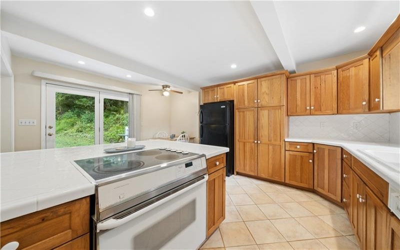 1071 Paintertown Rd, Irwin, 15642, 2 Bedrooms Bedrooms, 5 Rooms Rooms,1 BathroomBathrooms,Residential,For Sale,Paintertown Rd,1763637