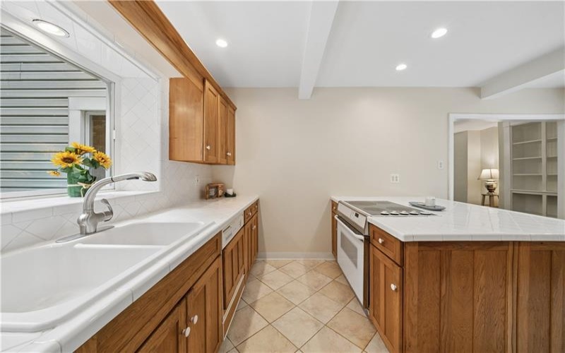 1071 Paintertown Rd, Irwin, 15642, 2 Bedrooms Bedrooms, 5 Rooms Rooms,1 BathroomBathrooms,Residential,For Sale,Paintertown Rd,1763637