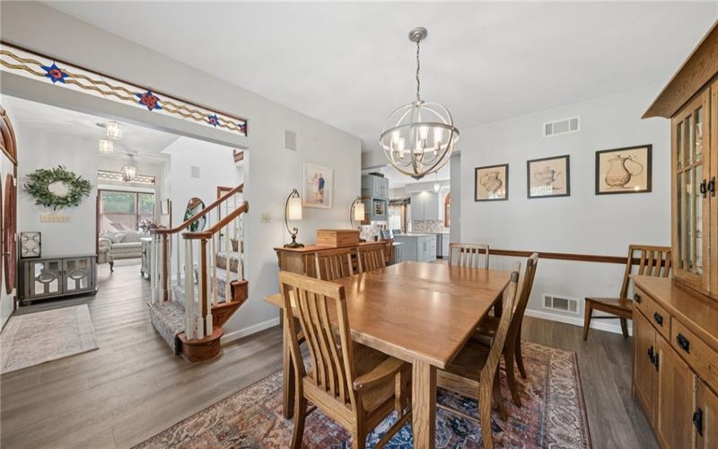 610 Kingfred Dr, Irwin, 15642, 3 Bedrooms Bedrooms, 10 Rooms Rooms,4.1 BathroomsBathrooms,Residential,For Sale,Kingfred Dr,1763638