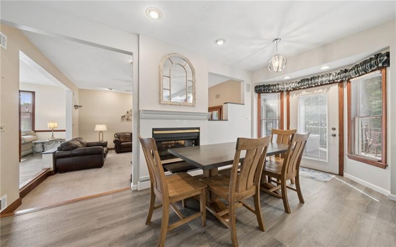 610 Kingfred Dr, Irwin, 15642, 3 Bedrooms Bedrooms, 10 Rooms Rooms,4.1 BathroomsBathrooms,Residential,For Sale,Kingfred Dr,1763638