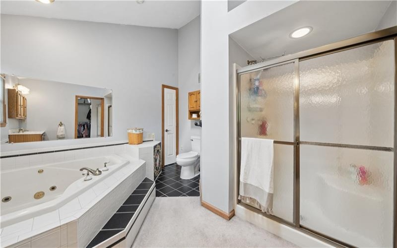 610 Kingfred Dr, Irwin, 15642, 3 Bedrooms Bedrooms, 10 Rooms Rooms,4.1 BathroomsBathrooms,Residential,For Sale,Kingfred Dr,1763638