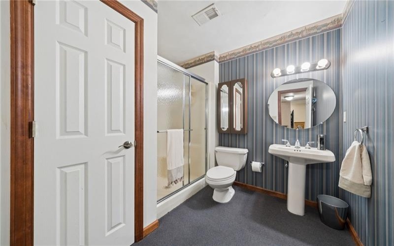 610 Kingfred Dr, Irwin, 15642, 3 Bedrooms Bedrooms, 10 Rooms Rooms,4.1 BathroomsBathrooms,Residential,For Sale,Kingfred Dr,1763638