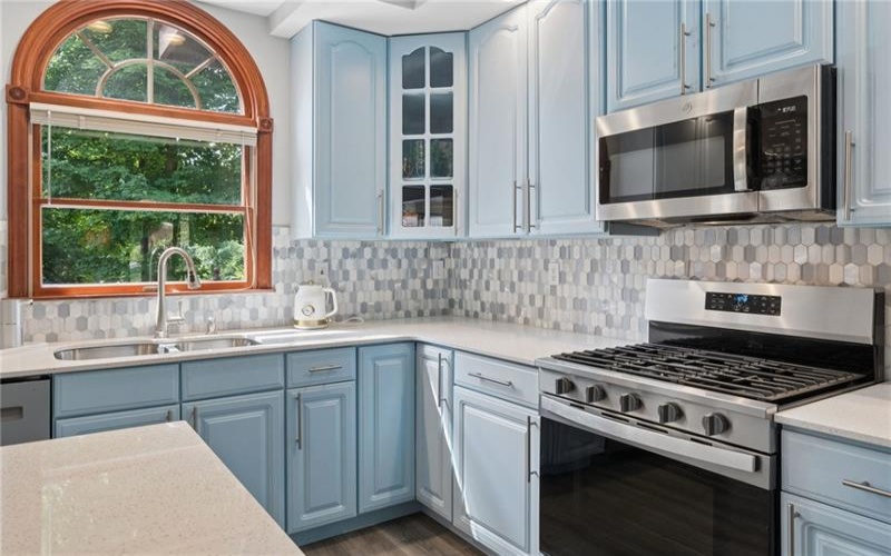 610 Kingfred Dr, Irwin, 15642, 3 Bedrooms Bedrooms, 10 Rooms Rooms,4.1 BathroomsBathrooms,Residential,For Sale,Kingfred Dr,1763638