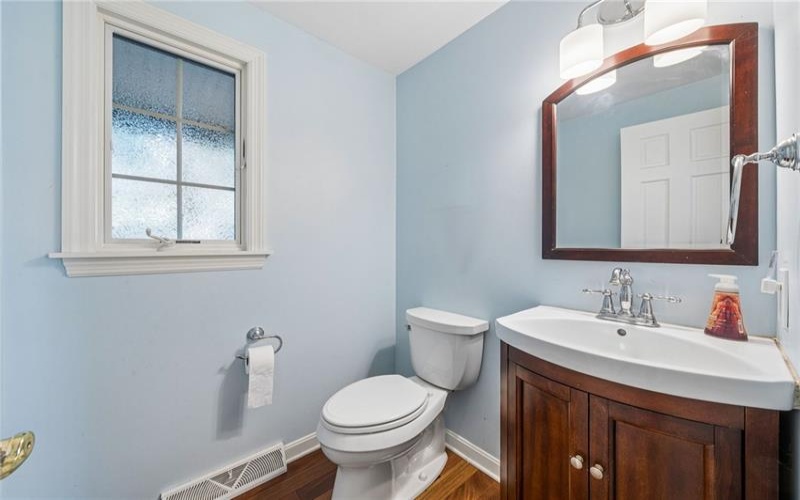 3638 School Rd, Murrysville, 15668, 4 Bedrooms Bedrooms, 10 Rooms Rooms,2.1 BathroomsBathrooms,Residential,For Sale,School Rd,1763647