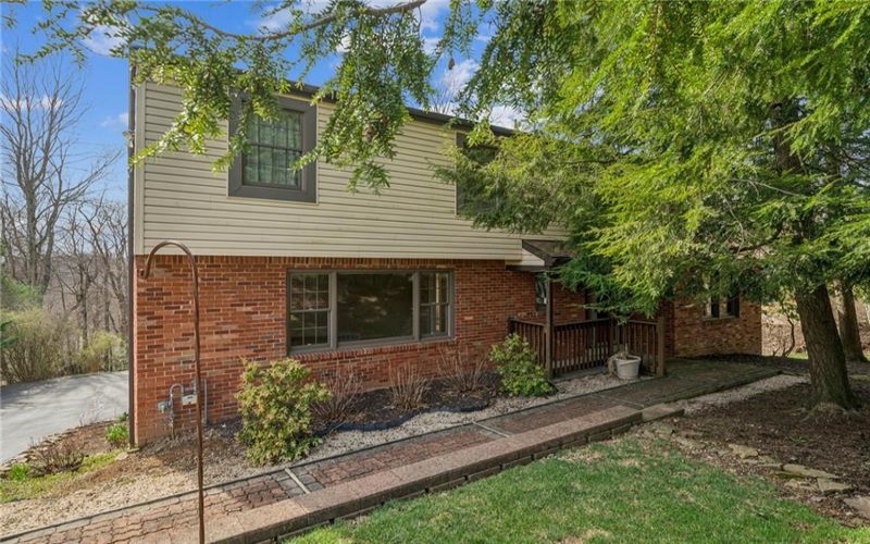 3638 School Rd, Murrysville, 15668, 4 Bedrooms Bedrooms, 10 Rooms Rooms,2.1 BathroomsBathrooms,Residential,For Sale,School Rd,1763647