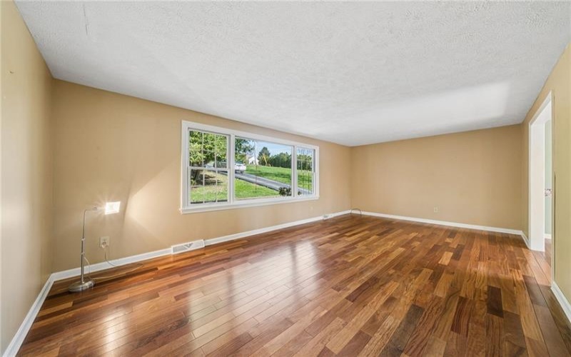 3638 School Rd, Murrysville, 15668, 4 Bedrooms Bedrooms, 10 Rooms Rooms,2.1 BathroomsBathrooms,Residential,For Sale,School Rd,1763647