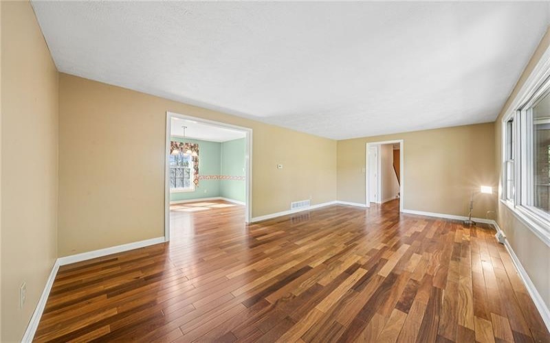 3638 School Rd, Murrysville, 15668, 4 Bedrooms Bedrooms, 10 Rooms Rooms,2.1 BathroomsBathrooms,Residential,For Sale,School Rd,1763647